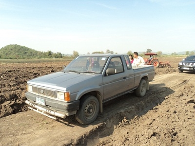 ขายรถกระบะฺBMแคบเล็กเครื่องแดงBD25ใช้ไปใหนมาใหนสะดวกมีพื้นที่บรรทุกใด้มากนั้งก็สบายแอร์ก็มี