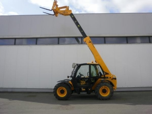 ขายรถตักอเนกประสงค์ ( TELESCOPIC HANDLERS ) ขายรถตักอเนกประสงค์ ( TELESCOPIC HANDLERS )