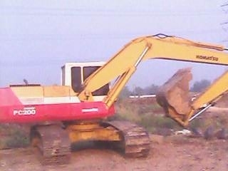 KOMATSU PC200-5ตูดแดงคอนโทรนสั้น ไฟฟ้าครบ KOMATSU PC200-5ตูดแดงคอนโทรนสั้น ไฟฟ้าครบ