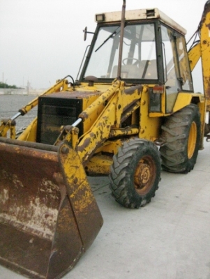 ขาย-รถหน้าตักหลังขุด ขับเคลื่อน 4 ล้อ  JCB: 3CX มือสองนำเข้าจากญี่ปุ่น สภาพพร้อมใช้งาน