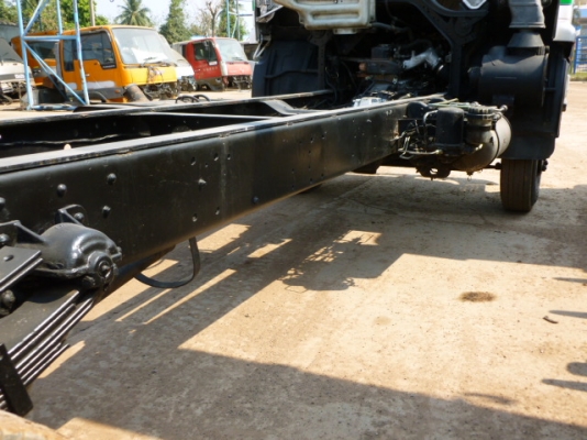 แสงฟ้าเต้นรถ/////จำหน่ายรถ6ล้ออีซุซุNRR12 หัวนอก เครื่อง175แรง ยาว5.80ม