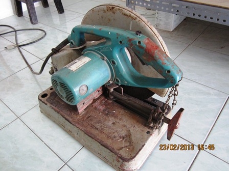 เครื่องตัดไฟเบอร์ Makita รุ่น2414NB 14นิ้ว สภาพดี ราคาถูกๆ เครื่องตัดไฟเบอร์ Makita รุ่น2414NB 14นิ้ว สภาพดี ราคาถูกๆ