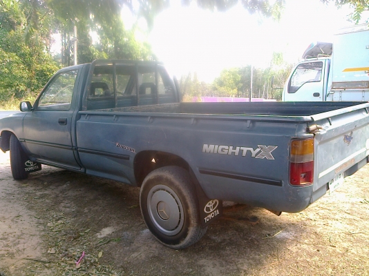 TOYOTA HILUX MIGHTY-X 2.5 MT ปี 37 รถเดิมๆบางๆสภาพดีมากครับ คานหน้าเดิมไม่มีอุบัติหนัก เครื่องแน่นแรงดีไม่มีเยิ้มเลย ภายในเก๋งคอนโซลสวยครบ วิทยุเทป เบาะไม่ขาด ภายในสวยครับ กระบะมีผุบ้างเล็กน้อย ช่วงล่างคัชซีสวยแกร่งมาก ยางสภาพดีพร้อมใช้งาน ทะเบียนภาษีครบไ