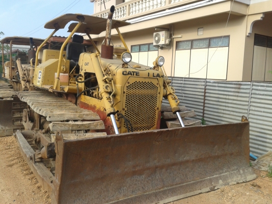 ขายแทรกเตอร์ cat d4e.สภาพดีพร้อมใช้งาน