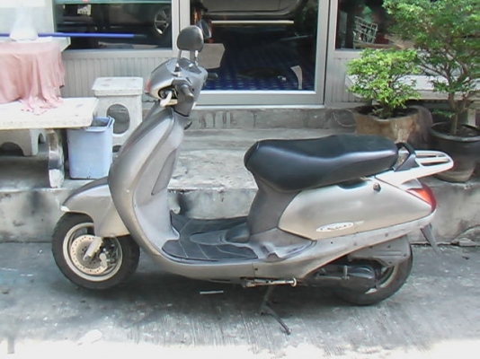 ขาย HONDA LEAD 100CC จากญี่ปุ่น สภาพใช้งานดี ราคา 12,500.- ขาย HONDA LEAD 100CC จากญี่ปุ่น สภาพใช้งานดี ราคา 12,500.-