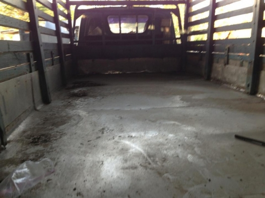 6ล้อ KS22 เครื่อง110แรง 4BD1 ยางดี หัวสวย คัทรีสวย กะบะพื้นสแตนเลส ติดต่อ.0861237456 คุณไก่