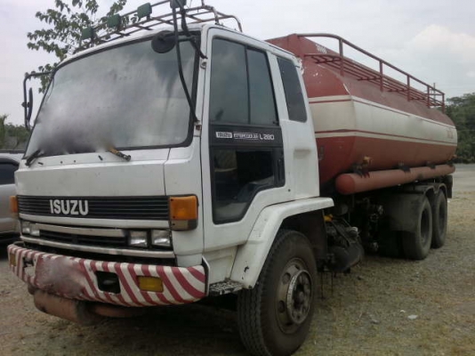 รถอิซูซุ 10 ล้อ บรรทุกน้ำมัน 175 แรงม้า สนใจติดต่อ 081 - 6079515 รถอิซูซุ 10 ล้อ บรรทุกน้ำมัน 175 แรงม้า สนใจติดต่อ 081 - 6079515