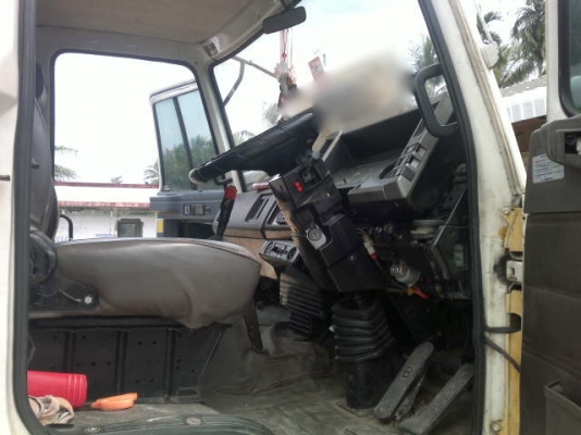 รถอิซูซุ 10 ล้อ บรรทุกน้ำมัน 175 แรงม้า สนใจติดต่อ 081 - 6079515 รถอิซูซุ 10 ล้อ บรรทุกน้ำมัน 175 แรงม้า สนใจติดต่อ 081 - 6079515