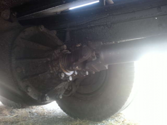 รถอิซูซุ 10 ล้อ บรรทุกน้ำมัน 175 แรงม้า สนใจติดต่อ 081 - 6079515 รถอิซูซุ 10 ล้อ บรรทุกน้ำมัน 175 แรงม้า สนใจติดต่อ 081 - 6079515