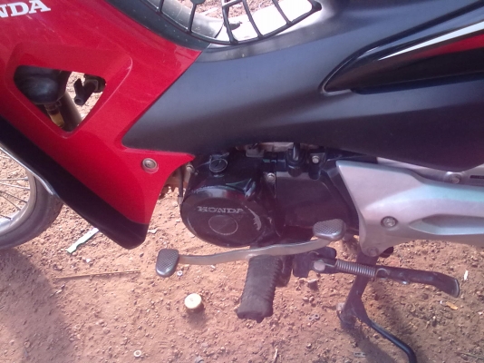 Honda Wave S 100 สตาดมือทะเบียนโอน Honda Wave S 100 สตาดมือทะเบียนโอน