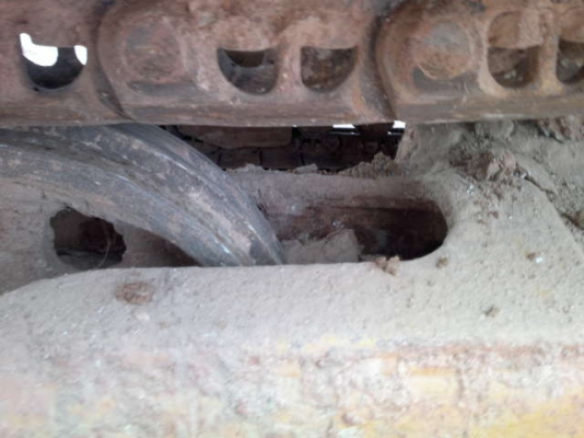 รถแบคโฮ KOMATSU 200 - 5 ( คอนโทนสั้น ) สนใจติดต่อ 081 - 6079515 รถแบคโฮ KOMATSU 200 - 5 ( คอนโทนสั้น ) สนใจติดต่อ 081 - 6079515