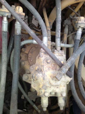 รถแบคโฮ KOMATSU 200 - 5 ( คอนโทนสั้น ) สนใจติดต่อ 081 - 6079515 รถแบคโฮ KOMATSU 200 - 5 ( คอนโทนสั้น ) สนใจติดต่อ 081 - 6079515