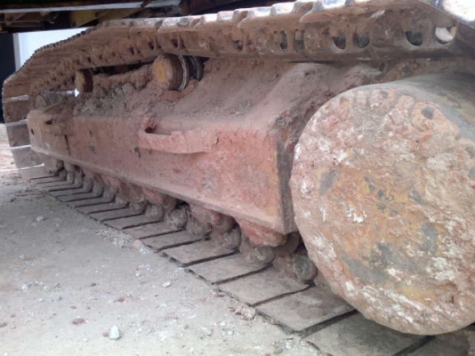 รถแบคโฮ KOMATSU 200 - 5 ( คอนโทนสั้น ) สนใจติดต่อ 081 - 6079515 รถแบคโฮ KOMATSU 200 - 5 ( คอนโทนสั้น ) สนใจติดต่อ 081 - 6079515