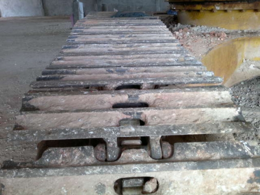 รถแบคโฮ KOMATSU 200 - 5 ( คอนโทนสั้น ) สนใจติดต่อ 081 - 6079515 รถแบคโฮ KOMATSU 200 - 5 ( คอนโทนสั้น ) สนใจติดต่อ 081 - 6079515