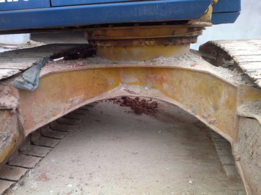 รถแบคโฮ KOMATSU 200 - 5 ( คอนโทนสั้น ) สนใจติดต่อ 081 - 6079515 รถแบคโฮ KOMATSU 200 - 5 ( คอนโทนสั้น ) สนใจติดต่อ 081 - 6079515