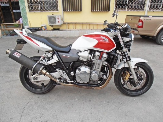 CB 1300 ปี 2004  หัวฉีด PGMFI  สีขาว-เเดง  ทะเบียนแท้ จด สมอ.
