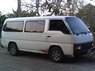 ขายรถตู้นิสสัน URVAN ใช้แก็ส LPG ราคา 85000 บาท โทร 084-4570121 หรือ 084-6252243