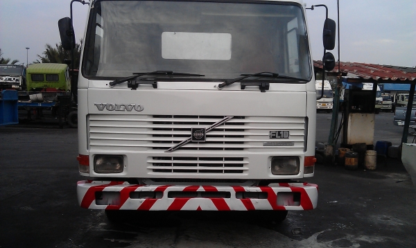 ขายรถหัวลากVOLVO FL10 ทำสีใหม่พร้อมใช้งาน ขายรถหัวลากVOLVO FL10 ทำสีใหม่พร้อมใช้งาน