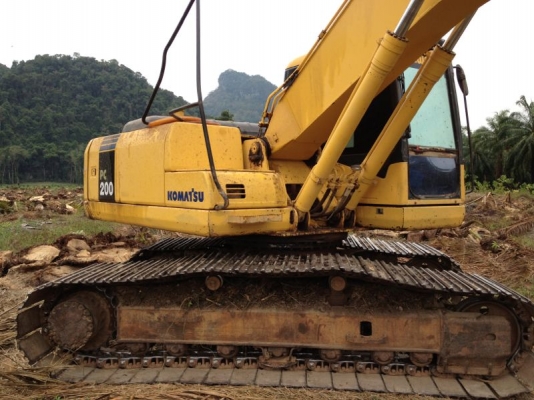 รถแบคโฮ KOMATSU PC 200 - 7  ( รถทำงาน 16000 ซม. ) สนใจติดต่อ 081 - 6079515