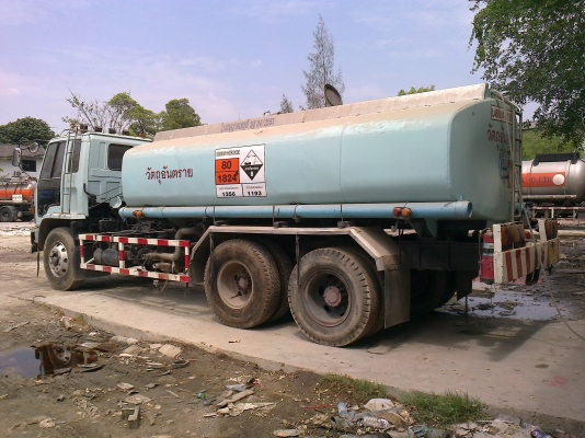 ขายรถ10ล้อบรรทุกน้ำมัน เครื่อง175แรง พร้อมใช้งาน
