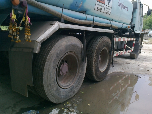 ขายรถ10ล้อบรรทุกน้ำมัน เครื่อง175แรง พร้อมใช้งาน ขายรถ10ล้อบรรทุกน้ำมัน เครื่อง175แรง พร้อมใช้งาน