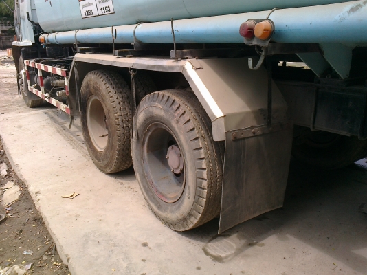 ขายรถ10ล้อบรรทุกน้ำมัน เครื่อง175แรง พร้อมใช้งาน ขายรถ10ล้อบรรทุกน้ำมัน เครื่อง175แรง พร้อมใช้งาน