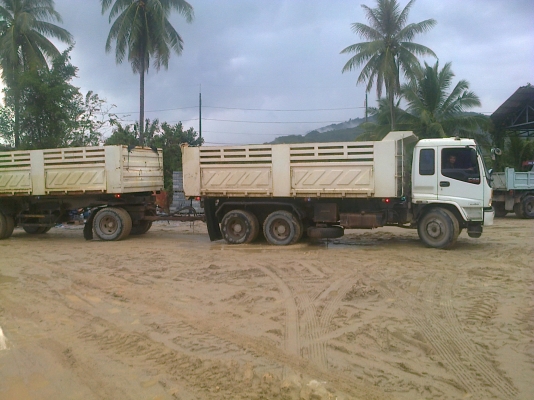 แม่-ลูกดั้มอีซุฯ270แรงปี*49 ยูโร2 รถสวยมาก