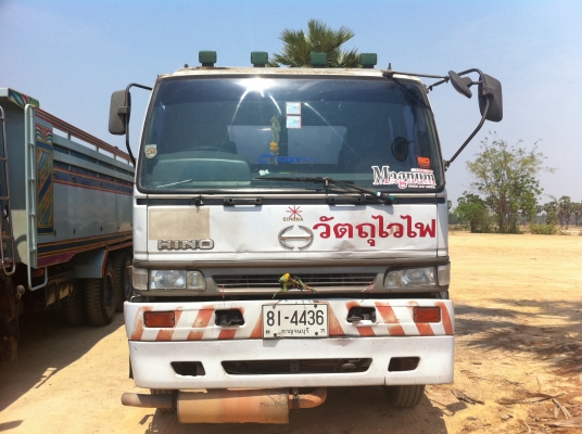 หัวลากเทลเลอร์น้ำมัน 30,000 ลิตร หัวลากเทลเลอร์น้ำมัน 30,000 ลิตร