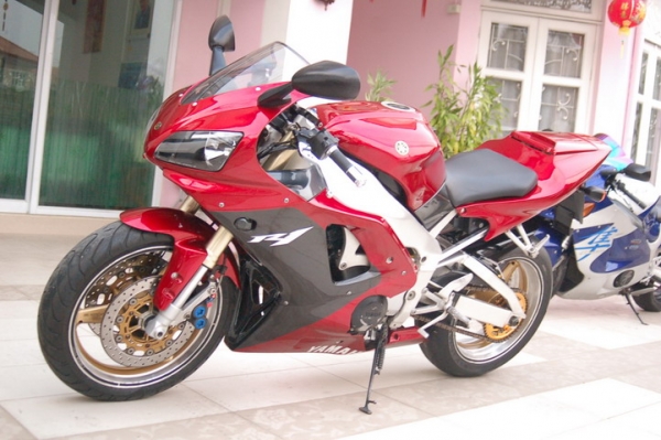 <<ขายแล้วคับ>> YAMAHA R1 THAILAND 1000cc พร้อมสรรพสามิตและของแต่ง สวยๆๆ