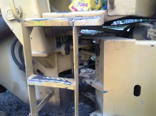 ขายด่วน..รถตัก KOMATSU 515 รถสวยตลอดคัน ตักแรง ได้งานไว ประหยัดน้ำมันเกินคุ้ม.