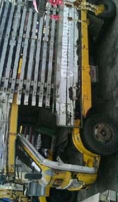 ขาย6ล้อISUZUสองแถวรับจ้าง 75 แรง อยู่จ.ภูเก็ต