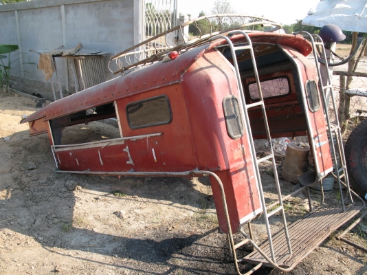 หลังคารถสี่ล้อ จากเชียงใหม่