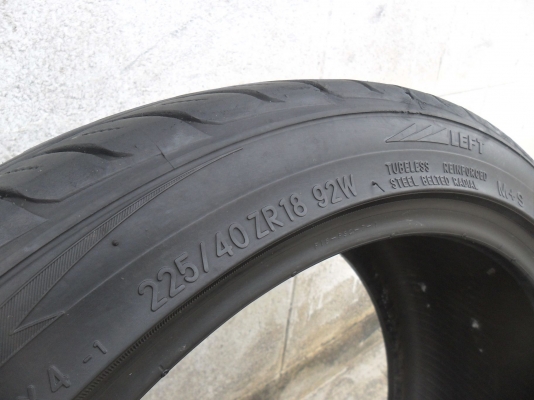 ยาง TOYO 225/40ZR18 ปี10 สวยๆ 1 คู่ ยาง TOYO 225/40ZR18 ปี10 สวยๆ 1 คู่