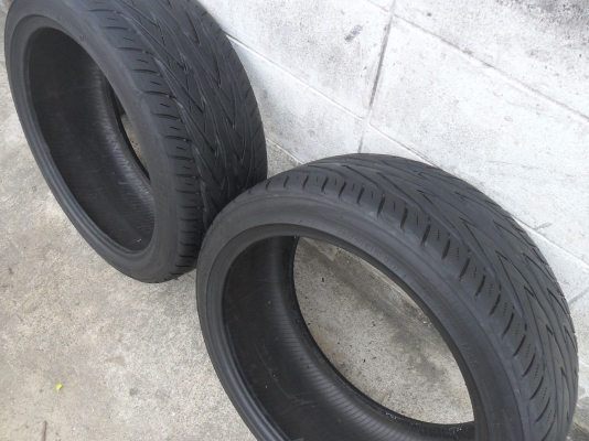 ยาง TOYO 225/40ZR18 ปี10 สวยๆ 1 คู่ ยาง TOYO 225/40ZR18 ปี10 สวยๆ 1 คู่