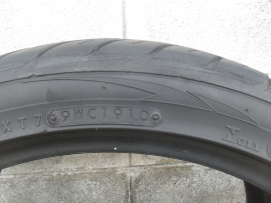 ยาง TOYO 225/40ZR18 ปี10 สวยๆ 1 คู่ ยาง TOYO 225/40ZR18 ปี10 สวยๆ 1 คู่