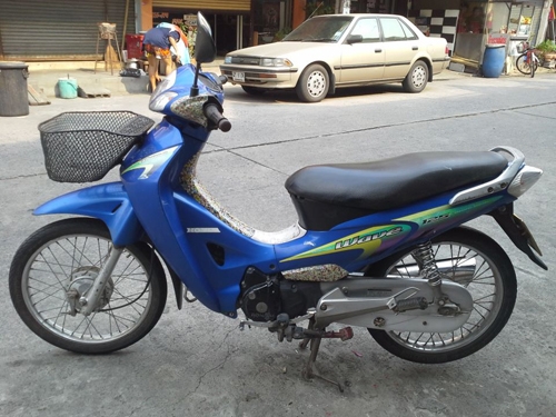 wave 125 s ปี 46 สตาร์ทมือ สีน้ำเงิน สตาร์ทมือใช้ได้ดี รถบ้านเดิมๆเครื่องแน่นๆ เอกสารครบ wave 125 s ปี 46 สตาร์ทมือ สีน้ำเงิน สตาร์ทมือใช้ได้ดี รถบ้านเดิมๆเครื่องแน่นๆ เอกสารครบ