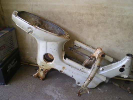 ขายโครงชาลีครับ หรือทั้งคัน สนใจ สบถามที่ 090-7960321