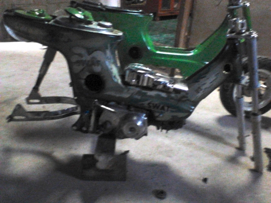 ขายโครงชาลีครับ หรือทั้งคัน สนใจ สบถามที่ 090-7960321