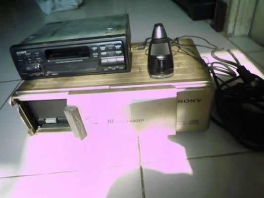 ขายวิทยุเทป พร้อมตู้ซีดี 10 แผ่น ของ sony