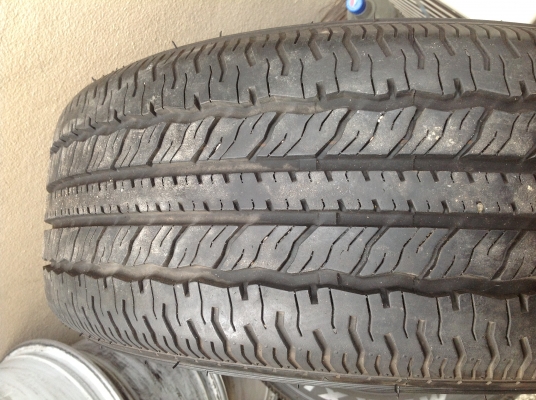 ขายแม็ก Chevrolet พร้อมยาง 235-60-17  5 รู  1คู่ สวยครับ