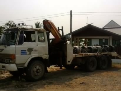 HINO KT725 - 168 HP EH700 รถหางปลาสิบล้อ 2 เพลา ติดเฮี๊ยบครบพร้อมใช้งาน ใช้ลากรถ PC 200 อยู่ครับ วางหัวเก๋ง F18 สภาพดีภายในคอนโซลครบพร้อม พวงมาลัยเพาเวอร์ เบรคทริ๊ปฟี้ ช่วงล่างคัชซีไม่บวม ยางสภาพดี 70\% พร้อมบรรทุกพร้อมใช้งาน เอกสารทะเบียนครบพร้อมโอน ราคาต