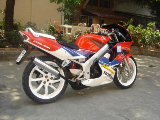 NSR 150SP สวยมาก ทำสีใหม่ทั้งคัน มี  2 สี แดง และ เขียวส้ม ลาย  REPSOL สนใจติดต่อ ฝ่่ายขาย คุณ เจ  โทร .0808051985,0805948450 กทม สาธุประดิษฐ์ ซอย 30 แขวงบางโพงฟาง เขต ยานนาวา กทม ราคา ต่อรองได้ ครับ