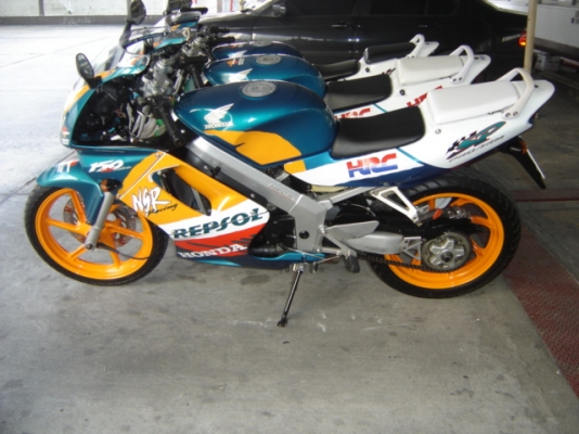 NSR 150SP สวยมาก ทำสีใหม่ทั้งคัน มี  2 สี แดง และ เขียวส้ม ลาย  REPSOL สนใจติดต่อ ฝ่่ายขาย คุณ เจ  โทร .0808051985,0805948450 กทม สาธุประดิษฐ์ ซอย 30 แขวงบางโพงฟาง เขต ยานนาวา กทม ราคา ต่อรองได้ ครับ