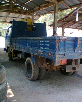 ขายรถ toyota Dyna 300 เครื่องยนต์ 13 B ปี 32 หูช้างติดเครน tanado 2 ตันครึ้ง