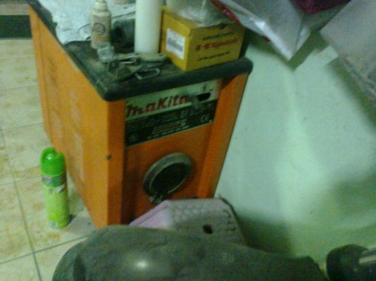 ขายตู้เชื่อม Makita 300 Amp ราคา 2800 บาท