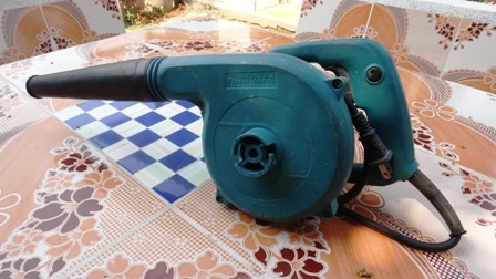 เครื่องเป่าลมMakitaรุ่นUB1100 สภาพใหม่ ราคาถูกมาก