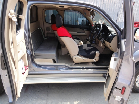 ต้องการขายรถกระบะ mazda BT-50  เครื่องยนต์ 2500cc. ติดต่อ ครูสุรินทร์ 085-236-9960