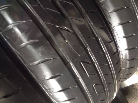 ยางบริดจสโตน215 60R16 ปี2014สวยมากดอกเยอะ3,300บาทถูกๆ