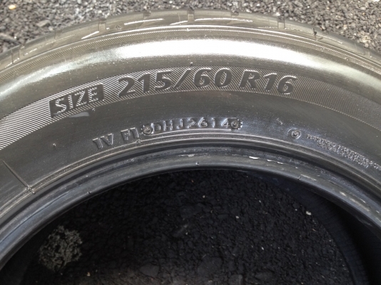 ยางบริดจสโตน215 60R16 ปี2014สวยมากดอกเยอะ3,300บาทถูกๆ
