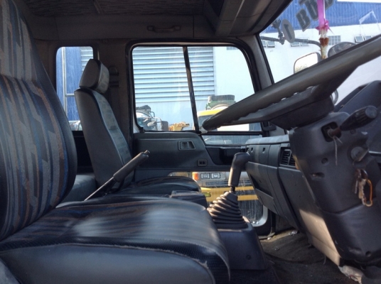 ขายรถบรรทุก 6 ล้อใหญ่ ติดเครนเฮียบ 5 ตัน 4 ตอน